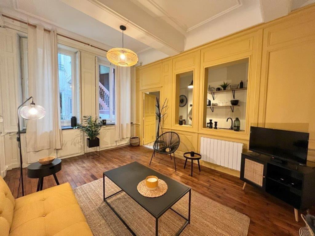 Le Boudoir De Clem Appartement Chalon-sur-Saône Buitenkant foto